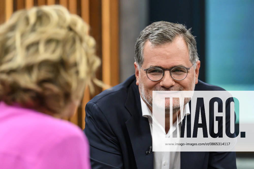 Pictured from left: Wolfgang Schmidt, former Chief of the Federal Chancellery and Commissioner for the Intelligence Services, SPD, GER, Berlin, studio, guest on Caren Miosga’s show, political talk show, TV, program, recording, pre-recorded, Das Erste, from Studio 20 in Adlershof, topic: Russia’s hybrid war—how great is the threat to Germany?, August 30, 2026,