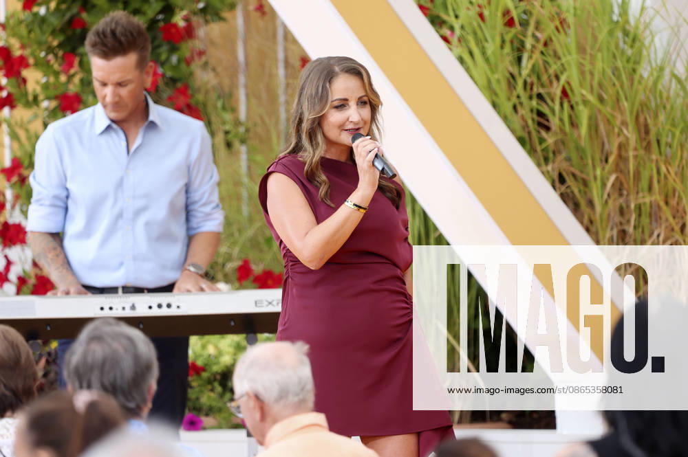 Eva Luginger on the ARD TV show *Immer wieder sonntags* at Europa-Park Rust, August 30, 2026 Foto:xAgenturxWehnertx xGränzdörferx xFuturexImagex sonntags3008_6841