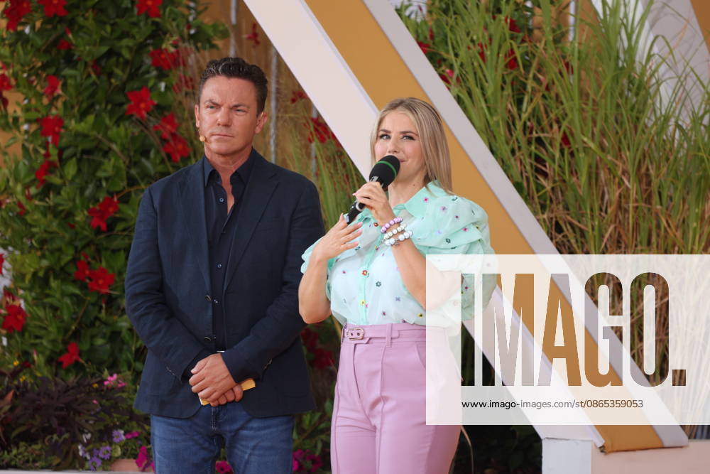 Stefan Mross and Beatrice Egli on the ARD TV show Immer wieder sonntags at Europa-Park in Rust