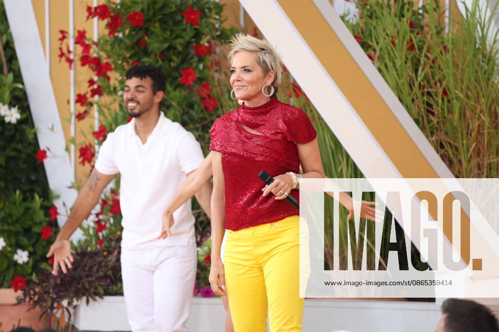 Inka Bause on the ARD TV show *Immer wieder sonntags* at Europa-Park Rust