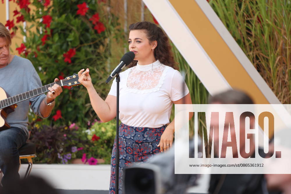 Ronja Forcher on the ARD TV show *Immer wieder sonntags* at Europa-Park Rust