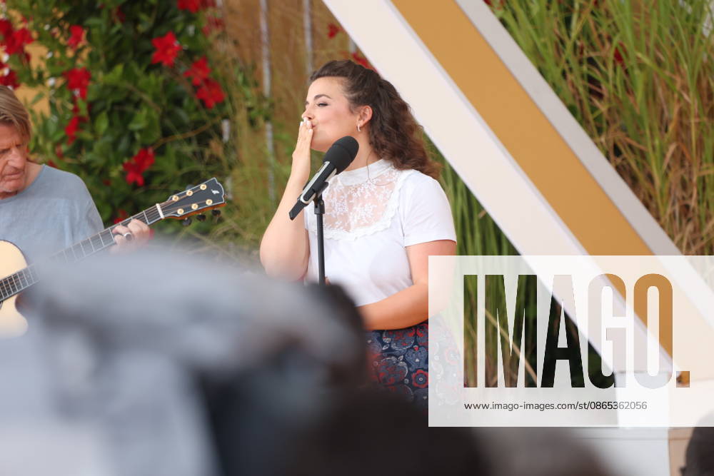 Ronja Forcher on the ARD TV show *Immer wieder sonntags* at Europa-Park Rust