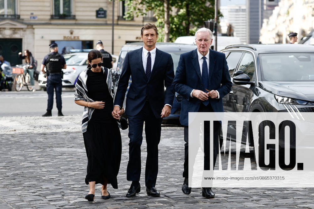 Michel Barnier and his son Nicolas Barnier arrive at the funeral of Nicolas Altmayer at theChurch of Saint-Germain-des-Prés in Paris on August 31, 2026. Dominique Jacovides, Cyril Moreau, Bestimage. Arrival at the funeral of Nicolas Altmayer at the Church of Saint-Germain-des-Prés in Paris on August 31, 2026. Paris, France