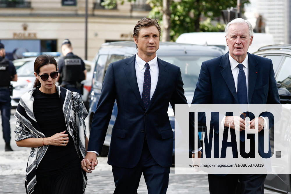 Michel Barnier and his son Nicolas Barnier arrive at the funeral of Nicolas Altmayer at theChurch of Saint-Germain-des-Prés in Paris on August 31, 2026. Dominique Jacovides, Cyril Moreau, Bestimage. Arrival at the funeral of Nicolas Altmayer at the Church of Saint-Germain-des-Prés in Paris on August 31, 2026. Paris, France