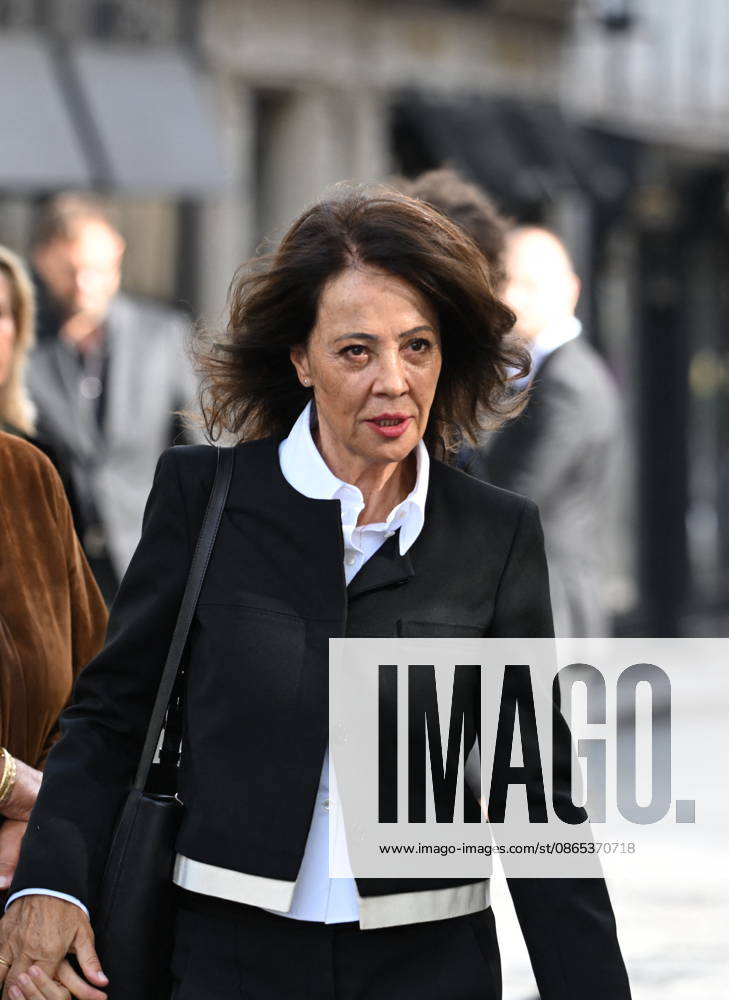 Nicolas Altmayer Funeral - Paris Brenda Altmayer during the funeral of French film producer Nicolas Altmayer at Saint Germain des Pres church in Paris, France on August 31, 2026. He was the co-founder of Mandarin Compagnie, and died in a car accident with his partner, Dior executive Mathilde Favier on August 17, aged 61 and 57, respectively. Photo by Florian Poitout ABACAPRESS.COM Paris France