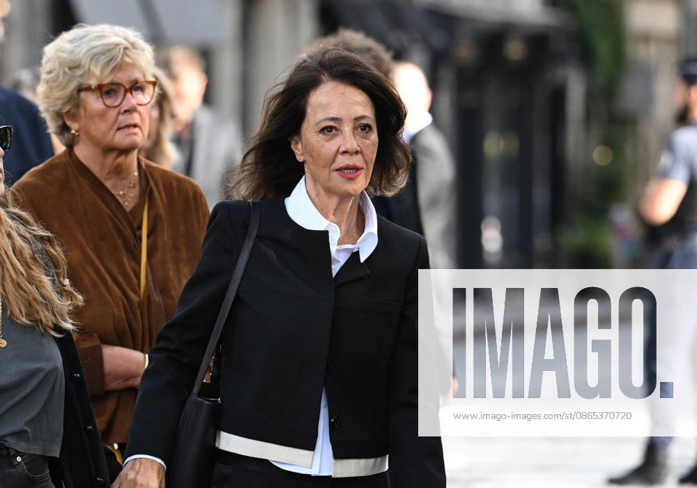Nicolas Altmayer Funeral - Paris Brenda Altmayer during the funeral of French film producer Nicolas Altmayer at Saint Germain des Pres church in Paris, France on August 31, 2026. He was the co-founder of Mandarin Compagnie, and died in a car accident with his partner, Dior executive Mathilde Favier on August 17, aged 61 and 57, respectively. Photo by Florian Poitout ABACAPRESS.COM Paris France