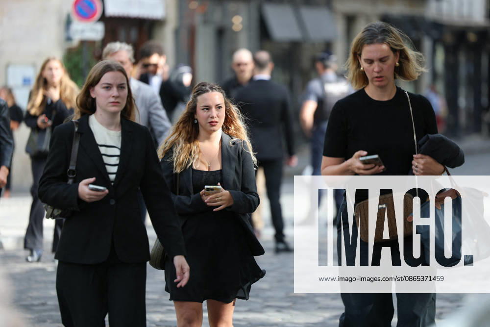Nicolas Altmayer Funeral - Paris Guests and relatives during the funeral of French film producer Nicolas Altmayer at Saint Germain des Pres church in Paris, France on August 31, 2026. He was the co-founder of Mandarin Compagnie, and died in a car accident with his partner, Dior executive Mathilde Favier on August 17, aged 61 and 57, respectively. Photo by Raphael Lafargue ABACAPRESS.COM Paris France