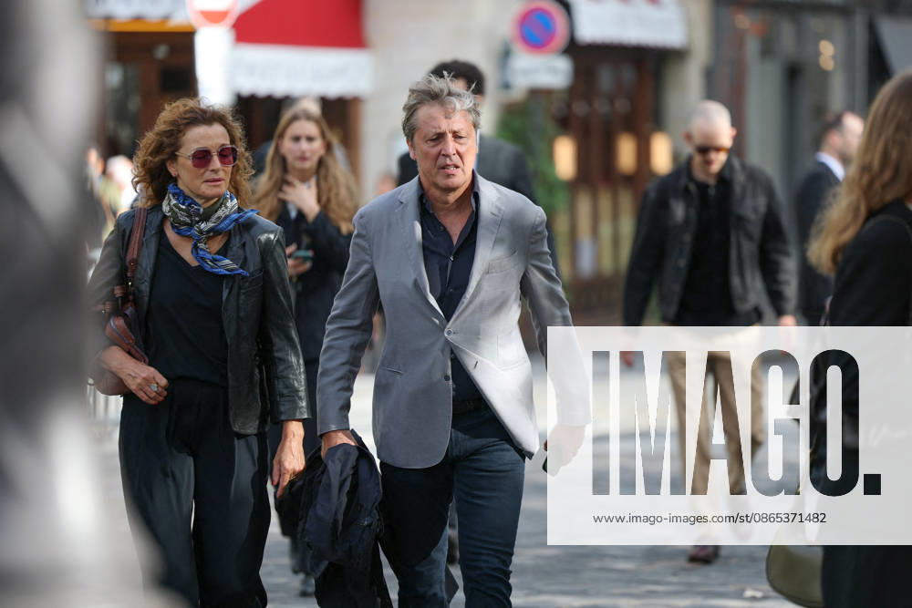 Nicolas Altmayer Funeral - Paris Guests and relatives during the funeral of French film producer Nicolas Altmayer at Saint Germain des Pres church in Paris, France on August 31, 2026. He was the co-founder of Mandarin Compagnie, and died in a car accident with his partner, Dior executive Mathilde Favier on August 17, aged 61 and 57, respectively. Photo by Raphael Lafargue ABACAPRESS.COM Paris France