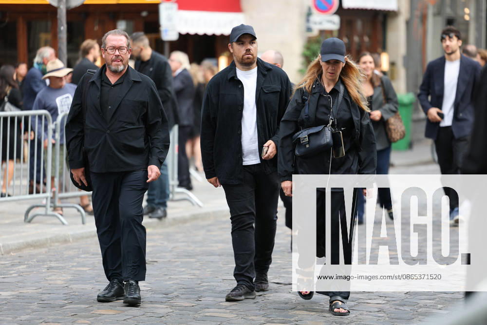 Nicolas Altmayer Funeral - Paris Guests and relatives during the funeral of French film producer Nicolas Altmayer at Saint Germain des Pres church in Paris, France on August 31, 2026. He was the co-founder of Mandarin Compagnie, and died in a car accident with his partner, Dior executive Mathilde Favier on August 17, aged 61 and 57, respectively. Photo by Raphael Lafargue ABACAPRESS.COM Paris France