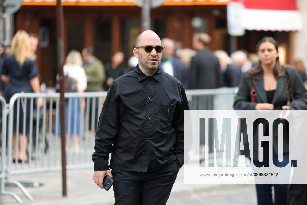 Nicolas Altmayer Funeral - Paris Guests and relatives during the funeral of French film producer Nicolas Altmayer at Saint Germain des Pres church in Paris, France on August 31, 2026. He was the co-founder of Mandarin Compagnie, and died in a car accident with his partner, Dior executive Mathilde Favier on August 17, aged 61 and 57, respectively. Photo by Raphael Lafargue ABACAPRESS.COM Paris France