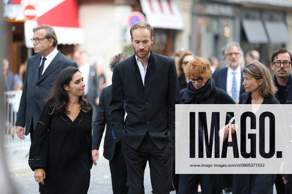 Nicolas Altmayer Funeral - Paris Guests and relatives during the funeral of French film producer Nicolas Altmayer at Saint Germain des Pres church in Paris, France on August 31, 2026. He was the co-founder of Mandarin Compagnie, and died in a car accident with his partner, Dior executive Mathilde Favier on August 17, aged 61 and 57, respectively. Photo by Raphael Lafargue ABACAPRESS.COM Paris France