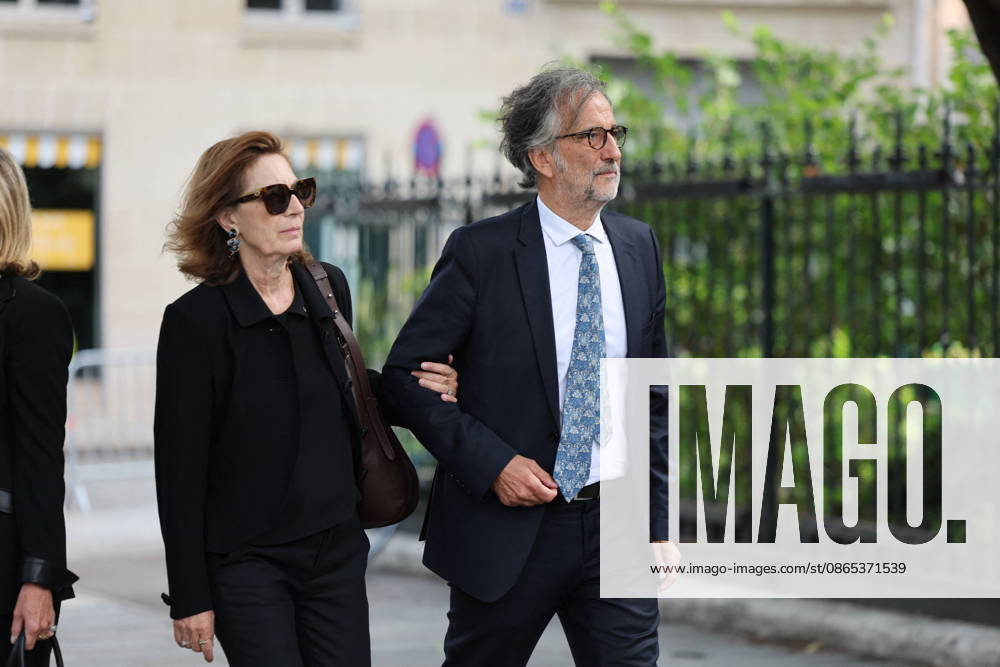 Nicolas Altmayer Funeral - Paris Guests and relatives during the funeral of French film producer Nicolas Altmayer at Saint Germain des Pres church in Paris, France on August 31, 2026. He was the co-founder of Mandarin Compagnie, and died in a car accident with his partner, Dior executive Mathilde Favier on August 17, aged 61 and 57, respectively. Photo by Raphael Lafargue ABACAPRESS.COM Paris France