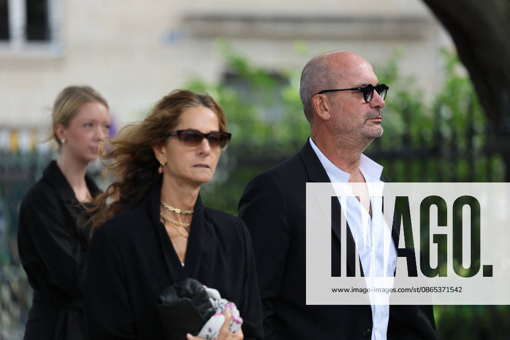 Nicolas Altmayer Funeral - Paris Guests and relatives during the funeral of French film producer Nicolas Altmayer at Saint Germain des Pres church in Paris, France on August 31, 2026. He was the co-founder of Mandarin Compagnie, and died in a car accident with his partner, Dior executive Mathilde Favier on August 17, aged 61 and 57, respectively. Photo by Raphael Lafargue ABACAPRESS.COM Paris France