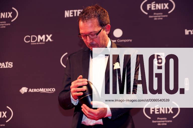 Paraguayan director Marcelo Martinessi with the Fenix Award, in Mexico City, Mexico, 7 November 2018. Colombian film PAjaros de verano and Argentine Film Zama , which started as favorites of the Fenix Awards of Ibero-American films, did not disappoint and became the films with the highest number of awards in the fifth edition of the event. Fenix Awards of Ibero-American films !ACHTUNG: NUR REDAKTIONELLE NUTZUNG!