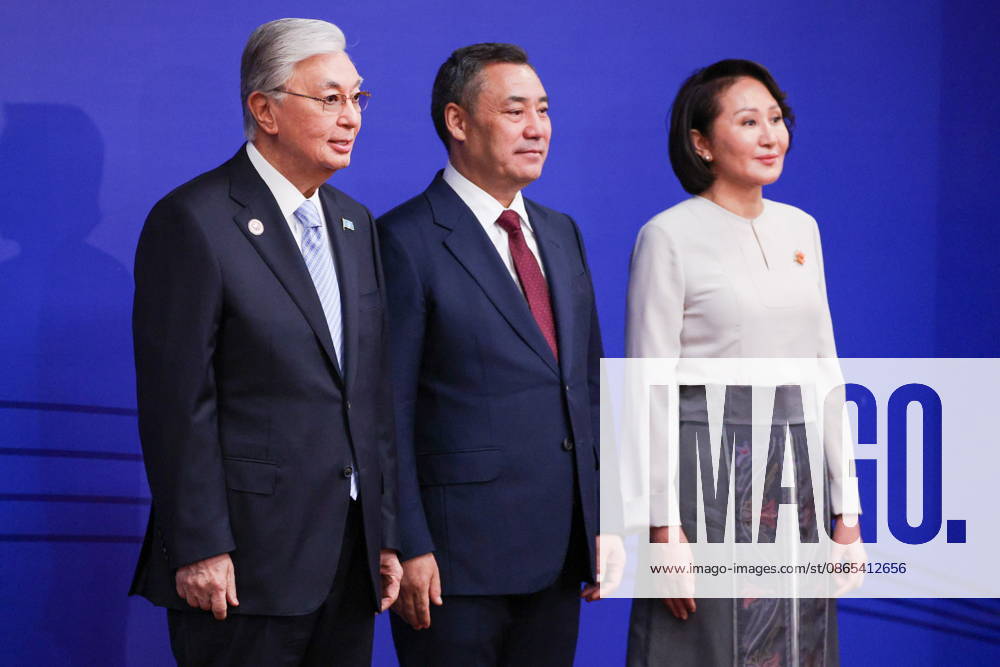 KYRGYZSTAN, BISHKEK - AUGUST 31, 2026: Kassym-Jomart Tokayev, President of Kazakhstan, Sadyr Japarov, President of Kyrgyzstan, and his wife Aigul (L-R) pose during a ceremony to open the 2026 World Nomad Games at Bishkek Arena Bishkek Kyrgyzstan - ZUMAt113 20260831_zaa_t113_261