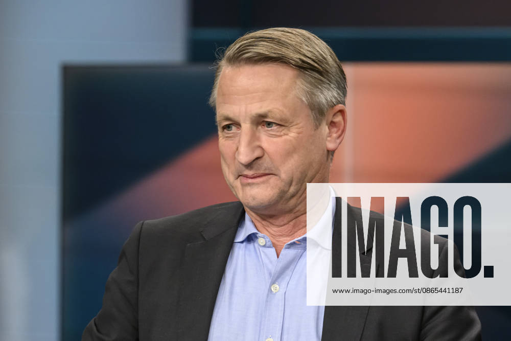 Pictured, from left: Nikolaus Blome, political editor at RTL and ntv and columnist for *Der Spiegel*, Germany, Berlin; Tough but Fair political talk show, TV, program, with host Louis Klamroth, Das Erste, Topic: Ahead of the Elections in the East—Where Does the Frustration in the Country Come From?, August 31, 2026,