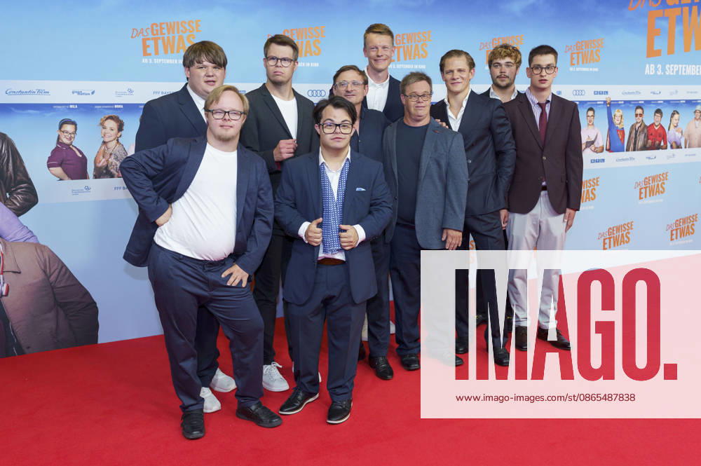 Paul Kögler, Timon Heinzl, Simon Rupp, Frangiskos Kakoulakis, Florian Lukas, Jan Bobke, Luca Davidhaimann, Max von der Groeben, Lorenzo Germeno, and Ferdinand Kuner at the premiere of the feature film *Das gewisse Etwas* at the Mathäser Filmpalast in Munich, August 31, 2026 Foto:xN.xKolinzx xFuturexImagex etwas_6821