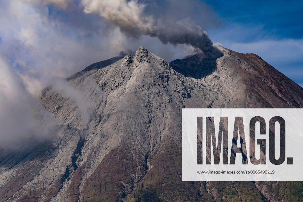 Volcanic activity continues at Mount Sinabung following massive eruption KARO, INDONESIA - SEPTEMBER 1: Volcanic activity continues at Mount Sinabung as it spews volcanic material in Karo Regency, North Sumatra, Indonesia, on September 1, 2026. Following a massive eruption on August 31 that sent a thick column of volcanic ash approximately 3,500 meters (3.5 kilometers) above its summit, the ongoing ashfall and atmospheric disruptions led to the cancellation of 21 flights to and from Kualanamu International Airport. Risky Cahyadi Anadolu Karo Indonesia. Editorial use only. Please get in touch for any other usage.
