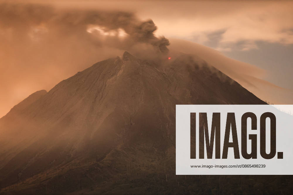 Volcanic activity continues at Mount Sinabung following massive eruption KARO, INDONESIA - SEPTEMBER 1: Volcanic activity continues at Mount Sinabung as it spews volcanic material in Karo Regency, North Sumatra, Indonesia, on September 1, 2026. Following a massive eruption on August 31 that sent a thick column of volcanic ash approximately 3,500 meters (3.5 kilometers) above its summit, the ongoing ashfall and atmospheric disruptions led to the cancellation of 21 flights to and from Kualanamu International Airport. Risky Cahyadi Anadolu Karo Indonesia. Editorial use only. Please get in touch for any other usage.