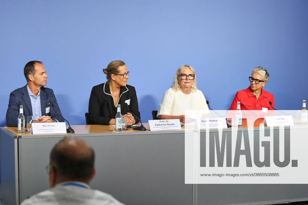 Berlin, Germany, September 1, 2026, Federal Press Conference Center, Founding Event: Business for a Cosmopolitan Germany. From left to right: Kai Kruse, Katharina Reuter, Sylvia Pfefferkorn, and Bärbel Boy