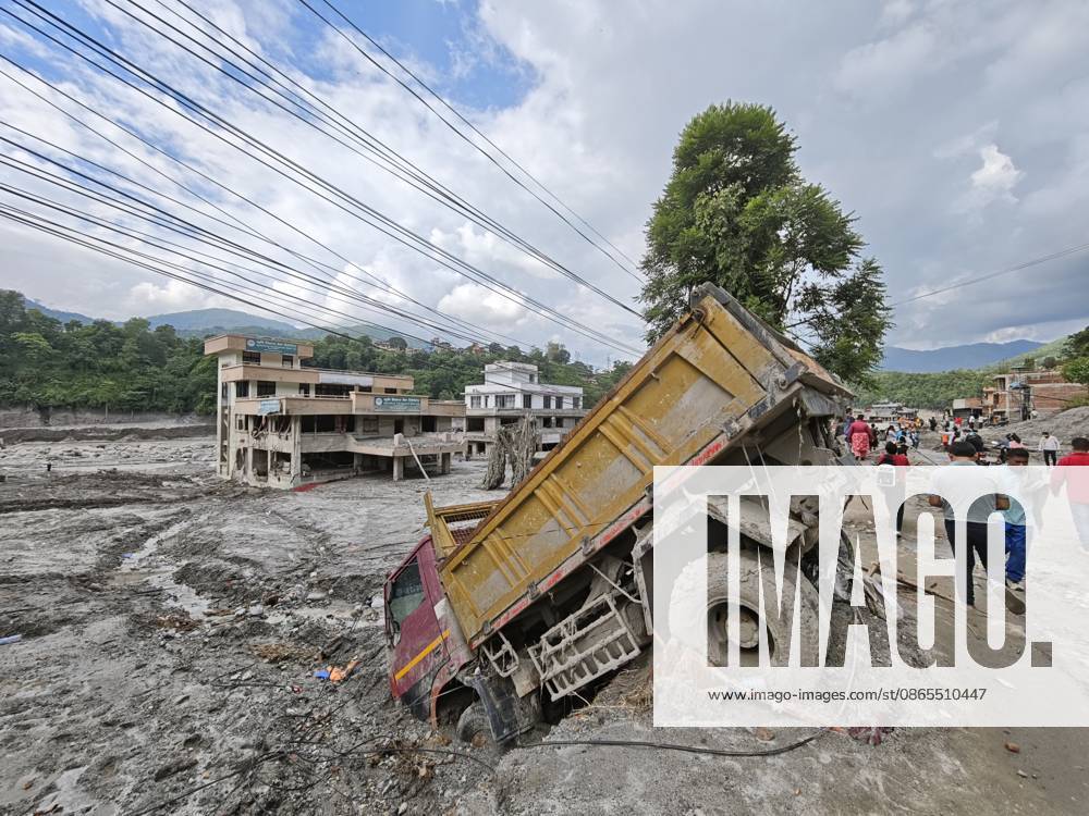 (260901) -- NUWAKOT, Sept. 1, 2026 -- This photo taken on Aug. 31, 2026 shows a mudslide-affected area along the Trishuli River in Nuwakot, Nepal. Nepalese authorities said Tuesday that the death toll from the massive mudslide had risen to 1,010, with 4,599 people still missing. ) NEPAL-NUWAKOT-MUDSLIDE-AFTERMATH ZouxXuemian