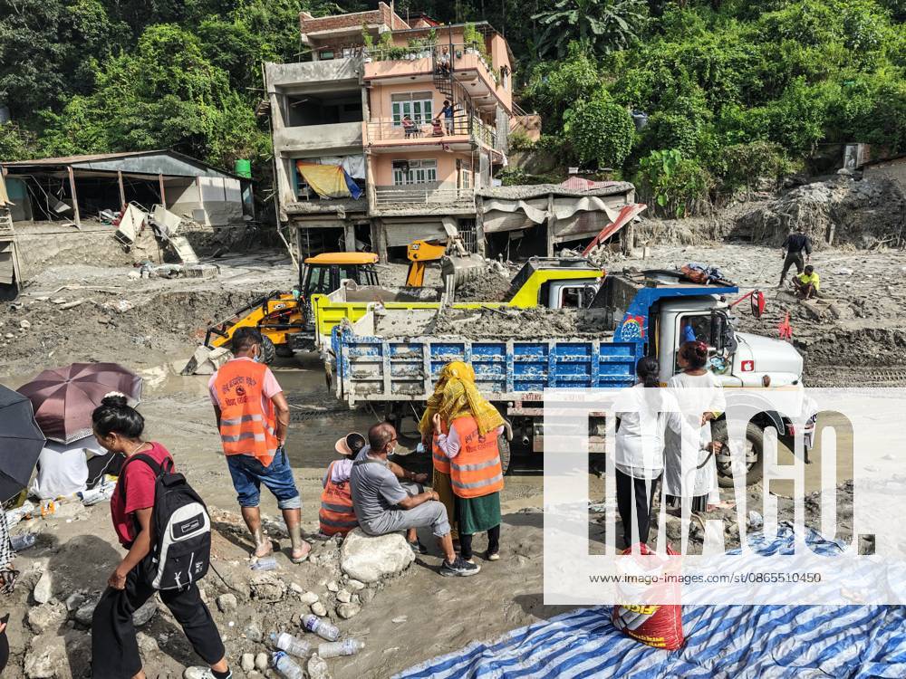 (260901) -- NUWAKOT, Sept. 1, 2026 -- This photo taken on Aug. 31, 2026 shows a mudslide-affected area along the Trishuli River in Nuwakot, Nepal. Nepalese authorities said Tuesday that the death toll from the massive mudslide had risen to 1,010, with 4,599 people still missing. ) NEPAL-NUWAKOT-MUDSLIDE-AFTERMATH ZouxXuemian