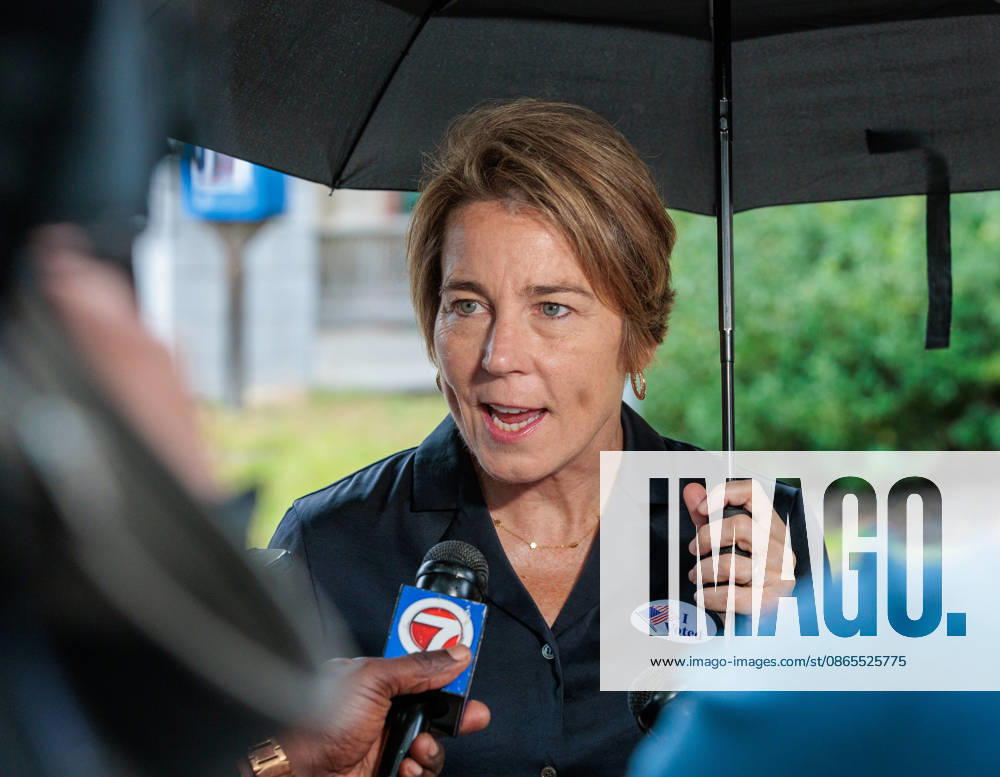 Massachusetts Governor MAURA HEALEY speaks to reporters after voting in the September 1, 2026 state primary election in Arlington, Massachusetts. Arlington USA - ZUMAs379 20260901_znp_s379_009