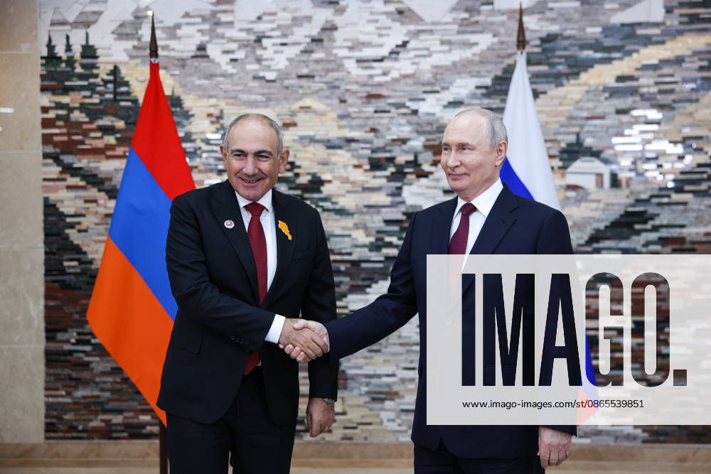 KYRGYZSTAN, BISHKEK - SEPTEMBER 1, 2026: Armenia s Prime Minister Nikol Pashinyan (L) and Russia s President Vladimir Putin shake hands during a meeting at the Ala Archa State Residence on the sidelines of the 2026 Shanghai Cooperation Organisation (SCO) Summit. Peter Kovalev TASS 96944438
