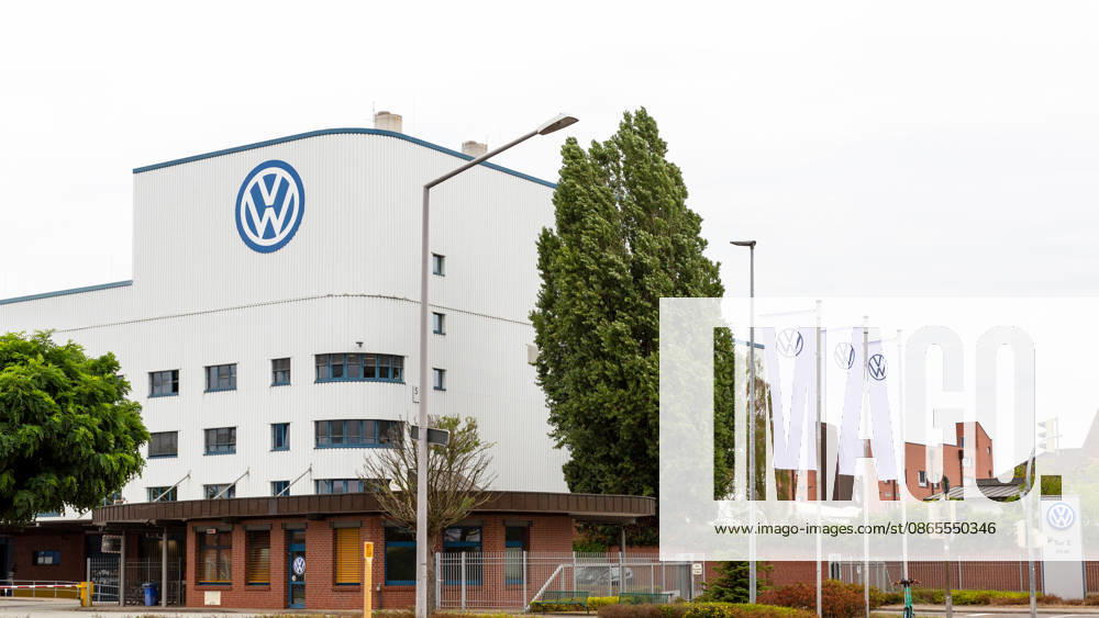 Volkswagen factory in Osnabrück, Main entrance 1083404423