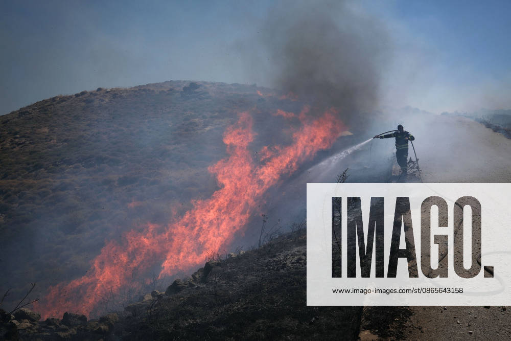 Wildfire near Karystos on Greece s Evia Island EVIA, GREECE - SEPTEMBER 2: Firefighters battle a wildfire burning near Karystos on the island of Evia, Greece, on September 2, 2026 Costas Baltas Anadolu Evia Greece. Editorial use only. Please get in touch for any other usage.