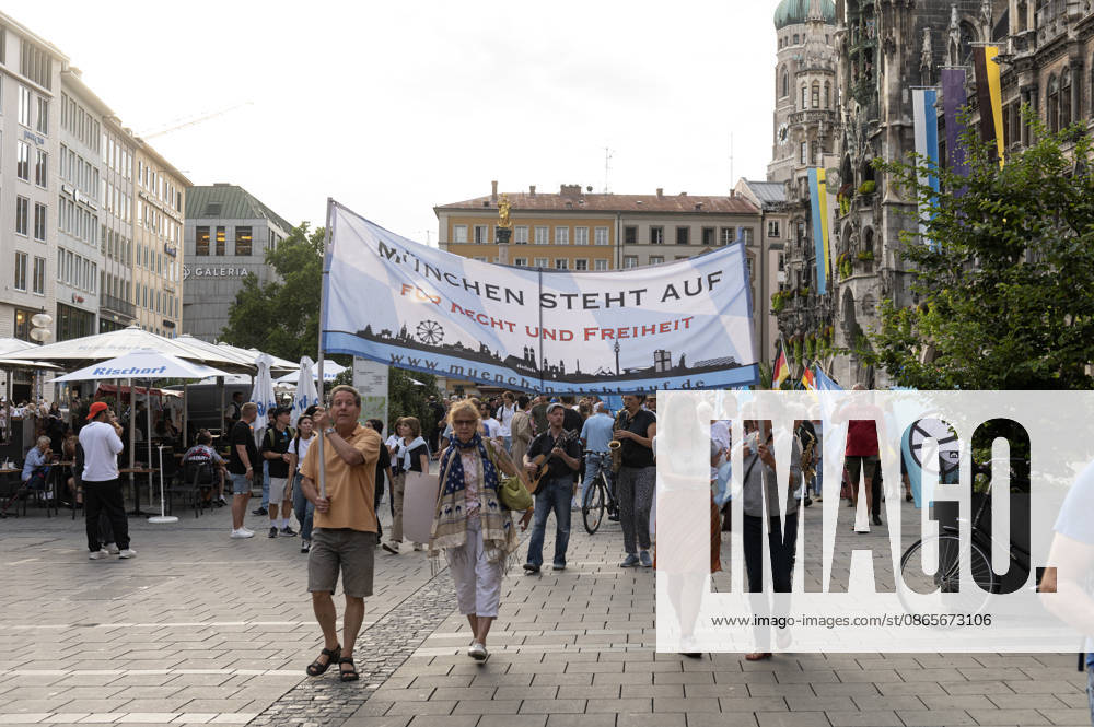 München Munich Germany 2nd September 2026 On the Marienplatz in the centre of the Bavarian city a peace demonstration and march takes place in the early evening. München steht auf für Recht und Freiheit
