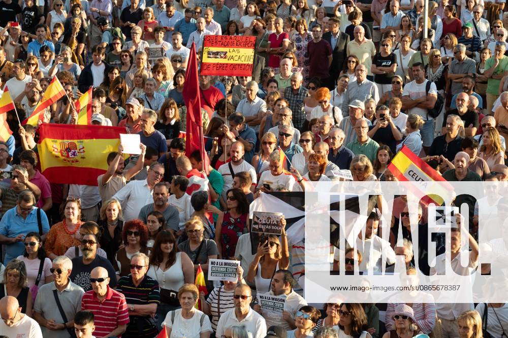 Bilbao Holds Rally in Support of the People of Ceuta: Dozens of people gathered at a rally in solidarity with Ceuta on September 2, 2026, in Bilbao, Vizcaya, Basque Country, Spain. Coinciding with Ceuta Day, more than 260 Spanish municipalities have been called upon to show their support for the people of Ceuta in the face of the migration crisis caused by the arrival of more than 70,000 migrants across the border with Morocco. The demonstrations are part of the For Ceuta initiative, backed by the Spanish Federation of Municipalities and Provinces (FEMP). SEPTEMBER 2, 2026 CEUTA DAY PROTEST RALLY MIGRANTS IMMIGRANTS FEMP SUPPORT SOLIDARITY MIGRATION CRISIS CRISIS HUMANITARIAN CRISIS Bilbao, Biscay, Basque Country Bilbao, Biscay, Basque C