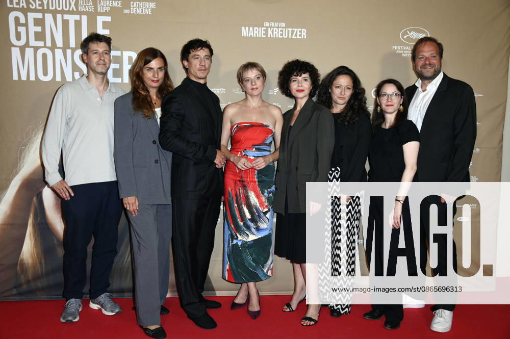 Guest, Janine Jackowski, Laurence Rupp, Jella Haase, Marie Kreutzer, Guest, Myrna Wolff, and Alexander Glehr at the premiere of *Gentle Monster* at the Delphi Filmpalast in Berlin, September 2, 2026 Foto:xN.xKubelkax xFuturexImagex monster_6910
