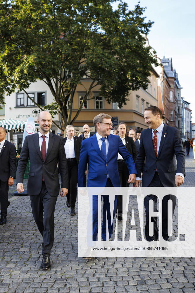 Johann Wadephul (CDU), Federal Foreign Minister, attends the meeting of the foreign ministers of the Weimar Triangle. Pictured here with French Foreign Minister Jean Noel Barrot and Polish Foreign Minister Radoslaw Sikorski. Weimar, September 3, 2026. Photographed on behalf of the Federal Foreign Office, Weimar, Germany