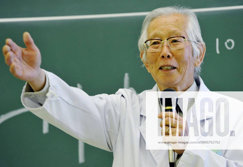 2000 Nobel prize laureate in chemistry Shirakawa dies at 90 Hideki Shirakawa, a 2000 Nobel laureate in chemistry, explains about conductive polymers during a science workshop in Tokyo in March 2015. Shirakawa, a professor emeritus at the University of Tsukuba, died at age 90 on Aug. 24, 2026. A14AA0005627055P