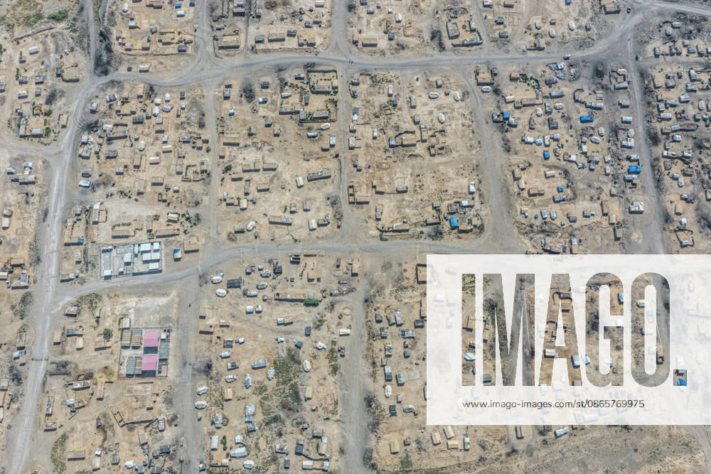 Displaced Syrians endure harsh conditions in Raqqa camps RAQQA, SYRIA - SEPTEMBER 3: Thousands of people forcibly displaced from various regions of Syria due to attacks by the ousted Assad regime and the terrorist group Daesh (ISIS) continue to live under severe conditions in camps across Raqqa province, Syria on September 3, 2026. Around 10,000 displaced individuals who fled the violence and settled in the Sehla al-Banat and Yunani camps are struggling to survive in makeshift tents lacking basic essential services Abdulrhman El Ali Anadolu Raqqa Syria. Editorial use only. Please get in touch for any other usage.