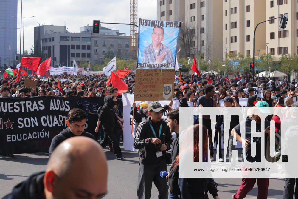 The so-called Student Solidarity Network, which brings together college students, along with high school students from Aces, is calling for a march under the slogan Students, Defend Chile’s Future Luis Quinteros Aton Chile, Santiago Chile Aton 1186629