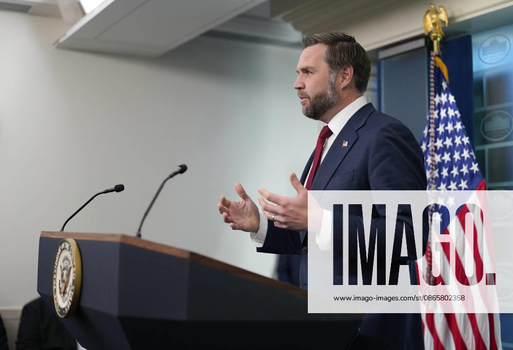 Vice President JD Vance briefs members of the media in the press room of the White House in Washington DC on Thursday, September 3, 2026. It is the first White House press briefing in 42 days with Vance speaking in place of a press secretary — a position that remains vacant after Karoline Leavitt s recent departure. WAP20260903804 DANIELxHEUER