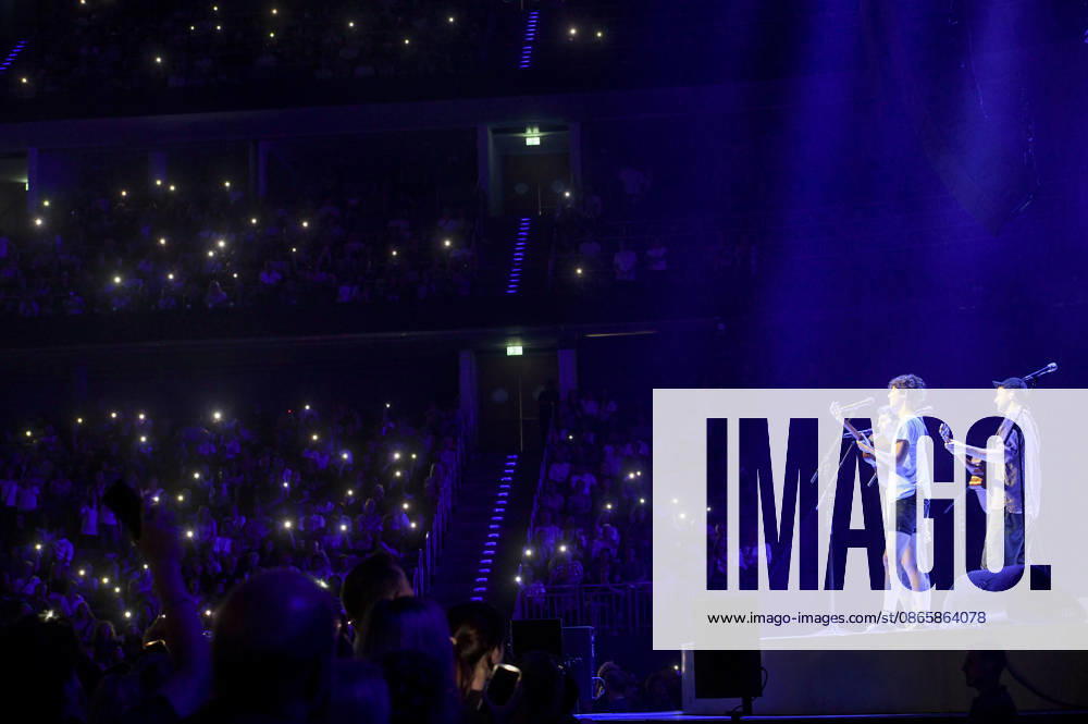 Christopher Annen, Henning May, and Severin Kantereit of AnnenMayKantereit performing live at a concert at the ZAG Arena in Hanover, September 3, 2026 Foto:xN.xHeuselx xFuturexImagex annenmaykantereit_6915