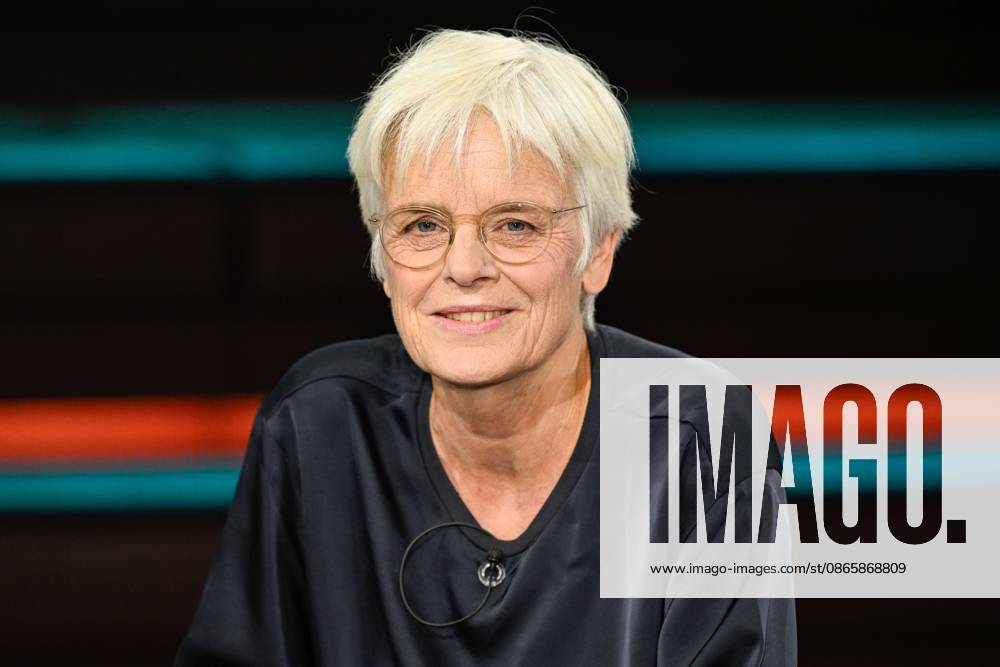 Ulrike Herrmann, Journalist, September 26, 2026: Ulrike Herrmann appeared on Markus Lanz on September 2, 2026, on ZDF TV, a German talk show; German man, German woman, journalism, female journalist, taz, German, female journalist, journalism, diverse, portrait, smiling