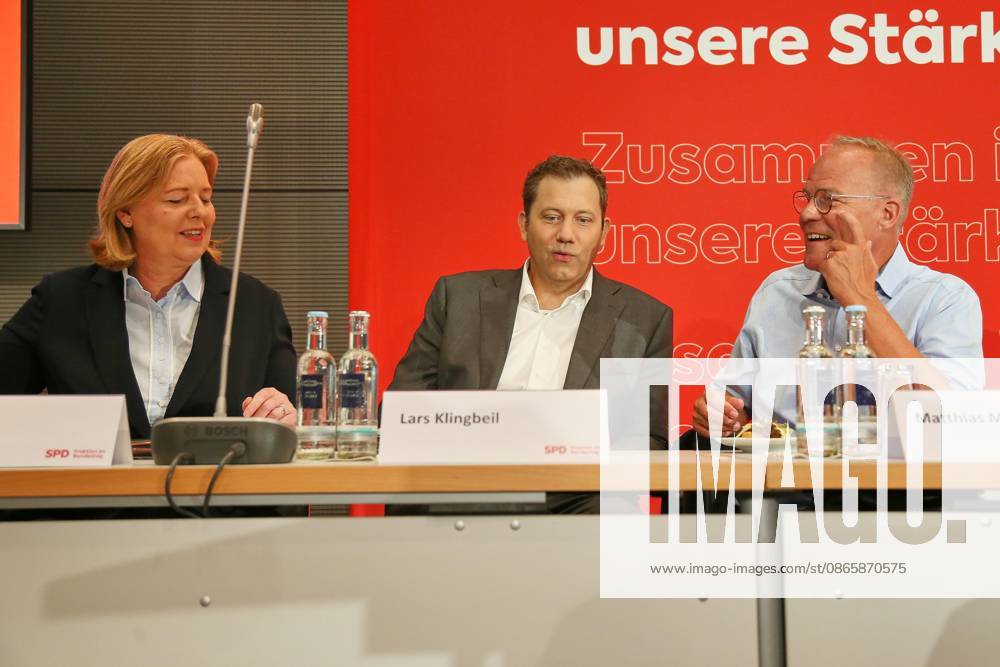 German Bundestag SPD Caucus Meeting Federal Minister of Labor and Social Affairs Bärbel Bas (SPD), Federal Minister of Finance Lars Klingbeil (SPD), Matthias Miersch (SPD)