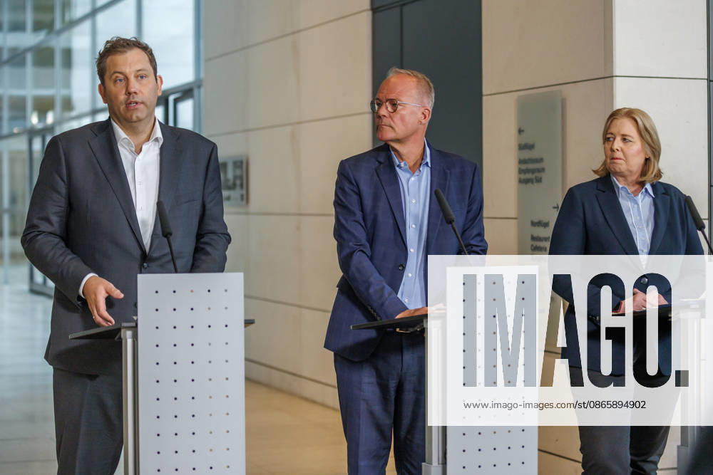 Closing remarks by Lars Klingbeil (SPD), Federal Minister of Finance; Matthias Miersch (SPD), Chairman; and Baerbel Bas (SPD), Federal Minister of Labor and Social Affairs, during a closing statement on September 4, 2026, in Berlin, Berlin, Berlin, Germany, at the Reichstag