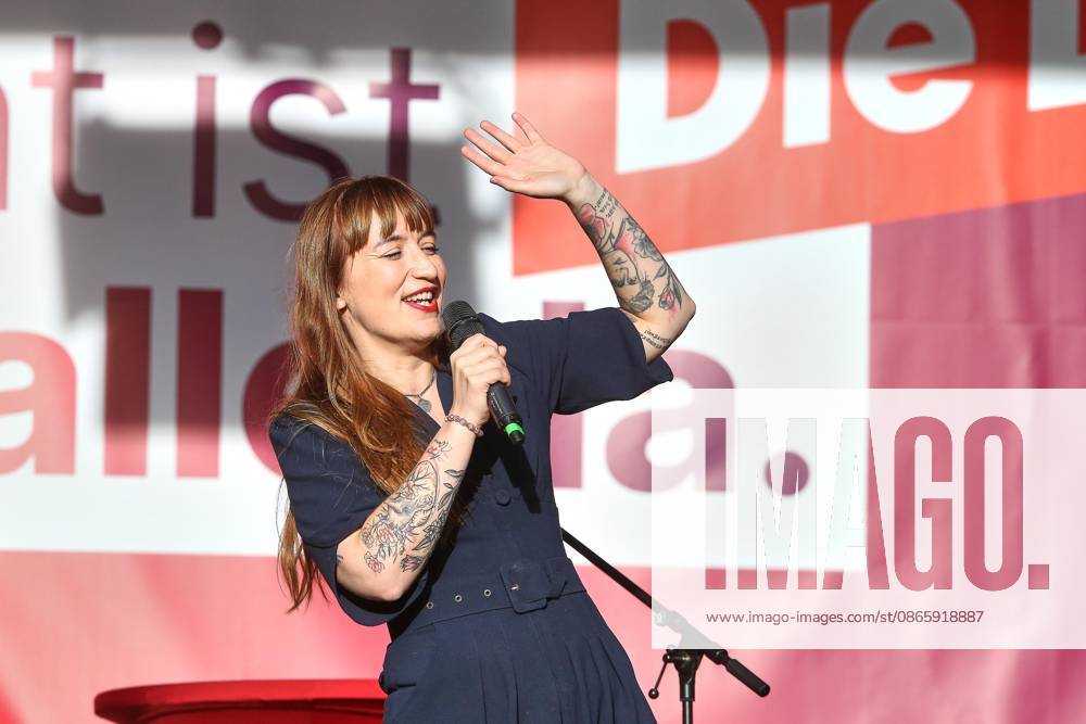 Halle an der Saale, Saxony-Anhalt, Germany, September 4, 2026: Hallmarkt campaign rally marking the conclusion of the Left Party’s campaign, featuring Heidi Reichinnek