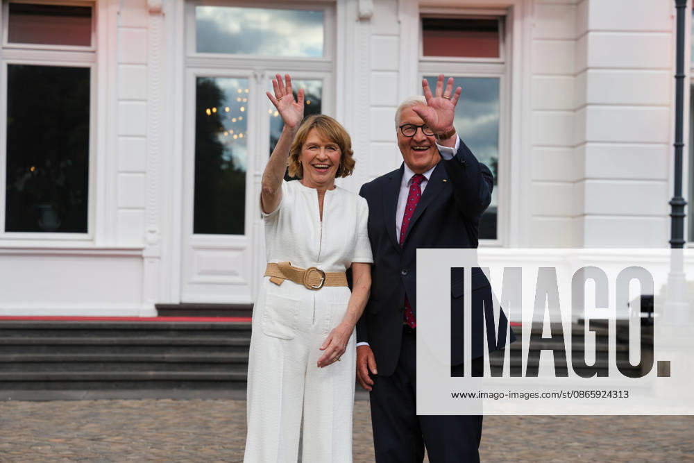 2026 Federal President s Citizens Festival in Bonn: Frank Walter Steinmeier, Federal President, and Elke Büdenbender, wife of the Federal President. The Citizens Festival will take place for the first time in the park of Villa Hammerschmidt in Bonn. Bonn, North Rhine-Westphalia, DEU, Germany