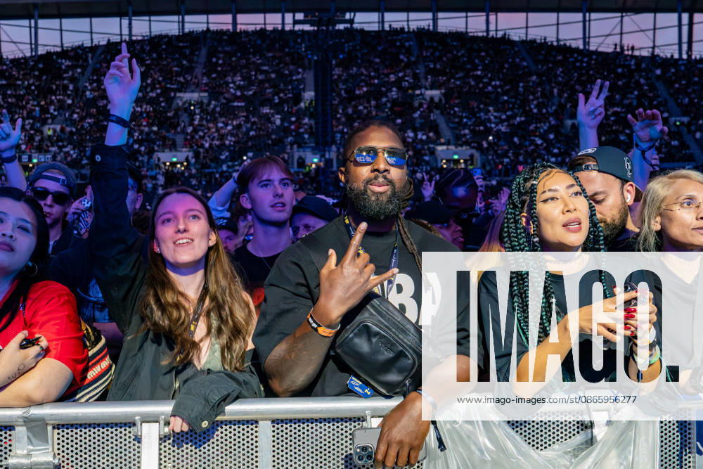 Night one of Jay-Z 30 Concert in London, UK - 4 Sept 2026 Crowd of excited fans seen on the first night of Jay-Z 30 tour celebrating the 30th anniversary of his debut album Reasonable Doubt at Tottenham Hotspur Stadium. London United Kingdom