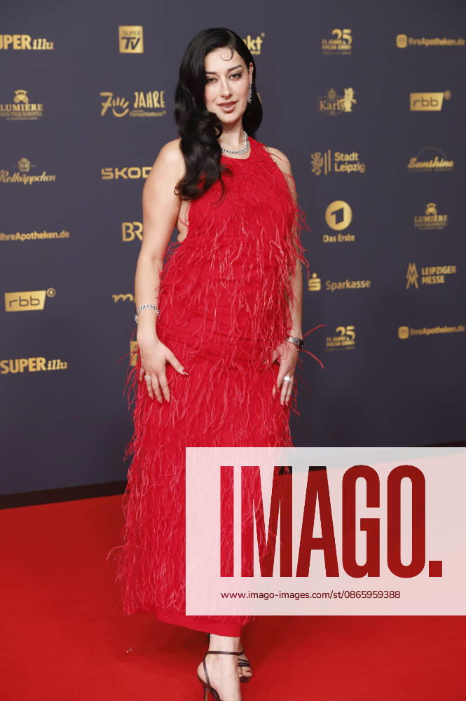 Elif at the 32nd Golden Hen Awards Ceremony in 2026 at the Leipzig Trade Fair, September 4, 2026 Foto:xR.xStoffelsx xFuturexImagex henne_6589