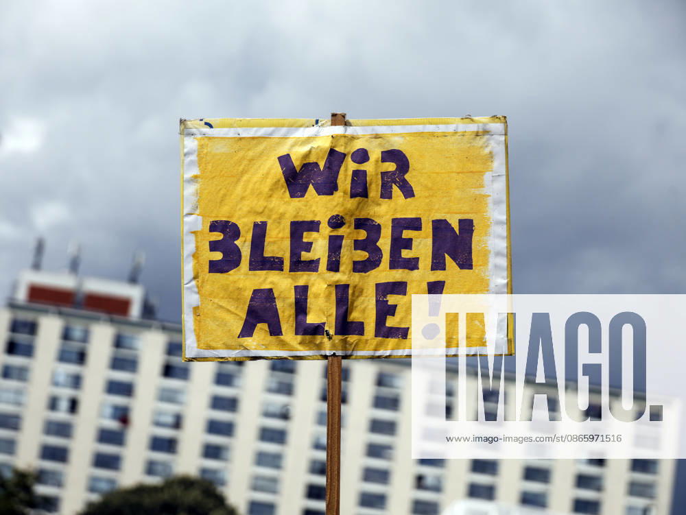 Rent Protest: Protester holding a sign. We re all staying. During a demonstration against high rents and displacement and in favor of expropriating housing corporations, thousands of people protested in Berlin on September 5, 2026. Berlin, Berlin, Germany