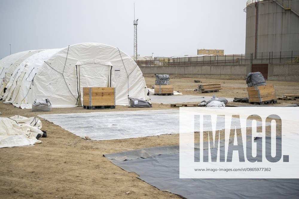 Installation of new tent shelters in Ceuta Installation of new tent shelters next to the Ceuta Food Bank, September 5, 2026, in Ceuta, Spain The government takes control of the port of Ceuta to provide humanitarian assistance to migrants in tents and other spaces, as provided for in a resolution by the Ministry of Transportation and Sustainable Mobility published this Saturday, as reported by Europa Press SEPTEMBER 5, 2026 TENT CAMP MIGRANTS IMMIGRANTS MIGRATION CRISIS HUMANITARIAN CRISIS Ceuta Ceuta, Spain