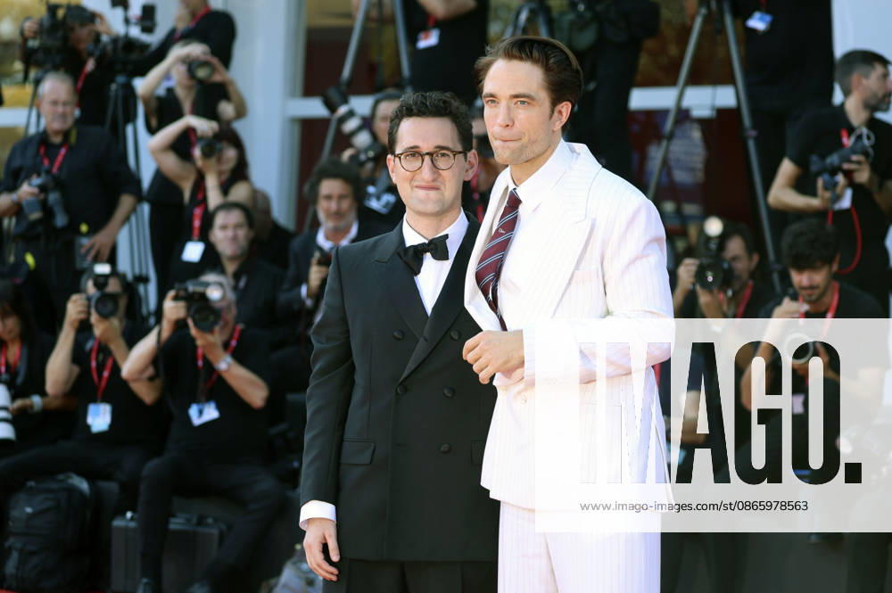 Lance Oppenheim and Robert Pattinson at the premiere of the film *Primetime* at the 2023 Venice Biennale—the 83rd Venice International Film Festival—at the Palazzo del Cinema in Venice, September 5, 2026 Foto:xD.xBedrosianx xFuturexImagex priemtime_prem_6983