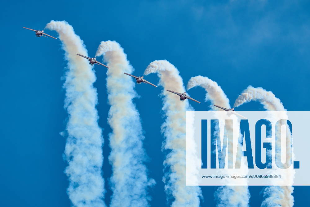 The Canadian Forces Snowbirds perform during the Canadian International Air Show in Toronto, on Saturday, Sept. 5, 2026. Toronto Canada - ZUMAc35_ 20260905_zaf_c35_052